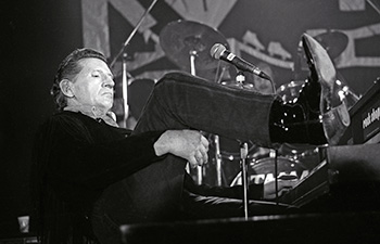 jerry-lee-lewis photographed by reinhard simon berlin 911214-2 s