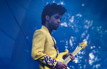 prince photographed by reinhard simon berlin 930113-1 s